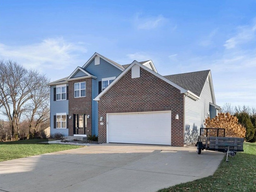 1198 Knollwood Dr, Grafton WI  53024-9484 exterior