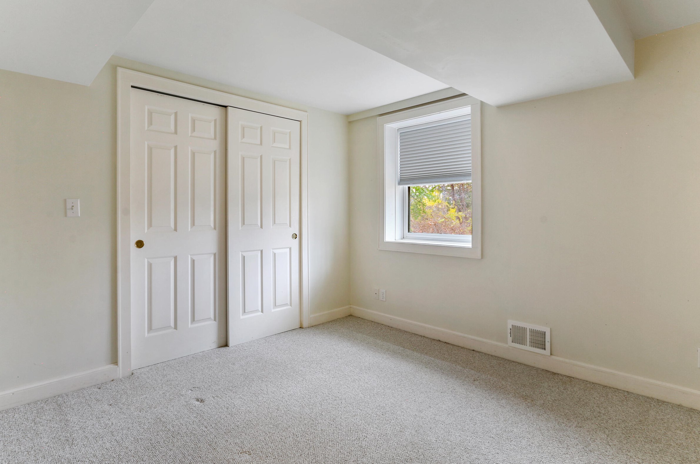 635 Upper Brookwood Dr, Fontana WI  53125-1807 exterior