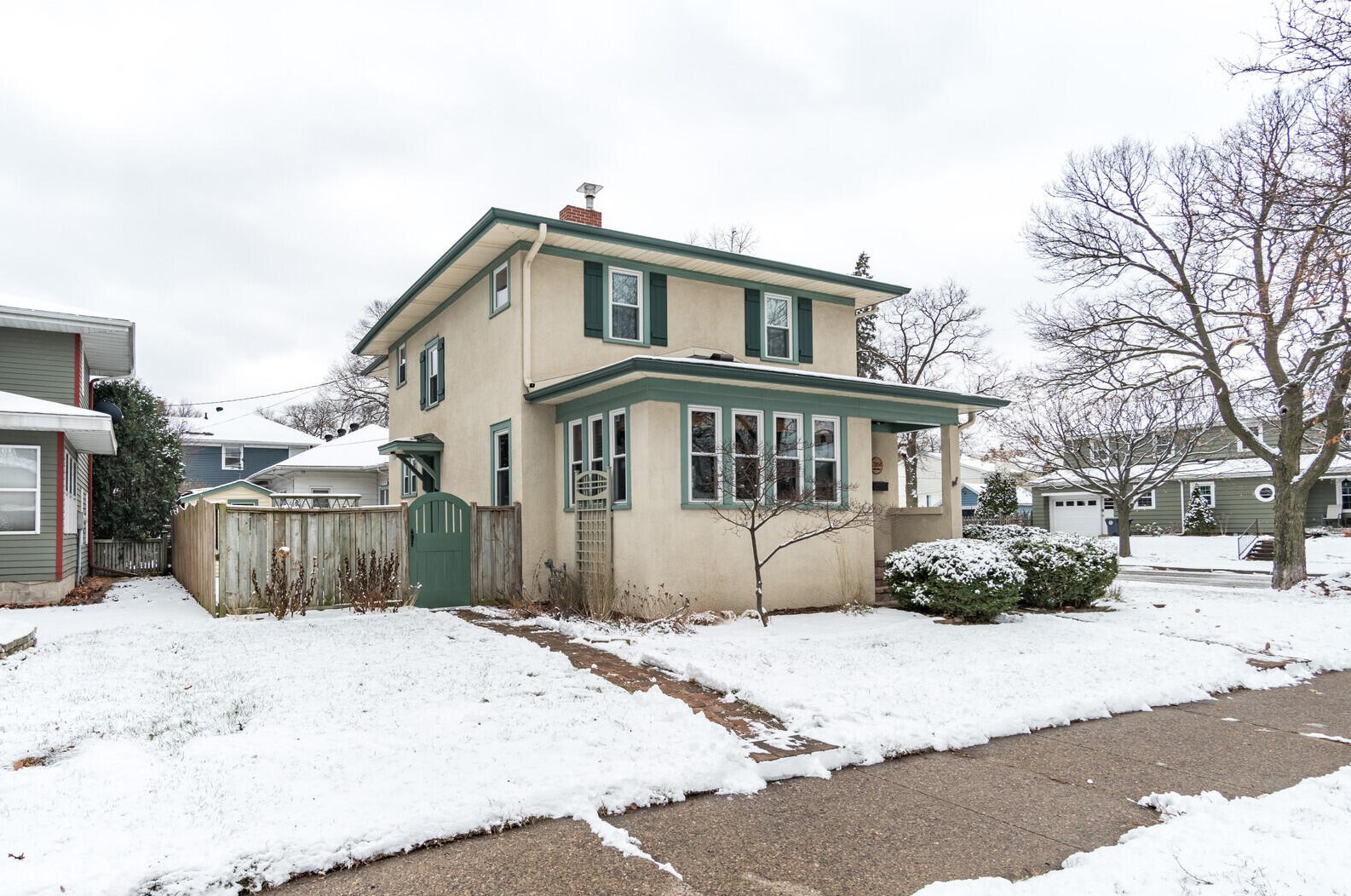 2204 Main St, La Crosse, WI 54601