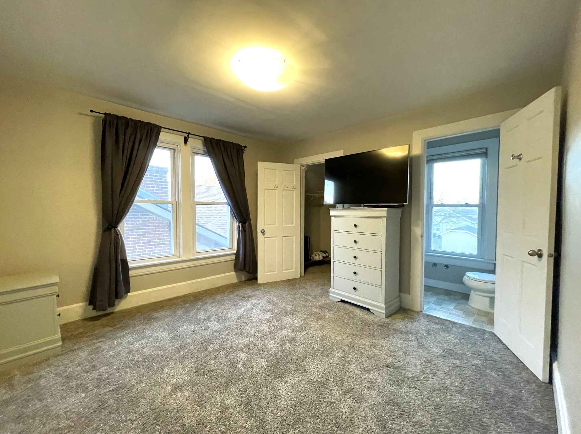 1329 Monroe Ave, Racine WI  53405-2838 exterior