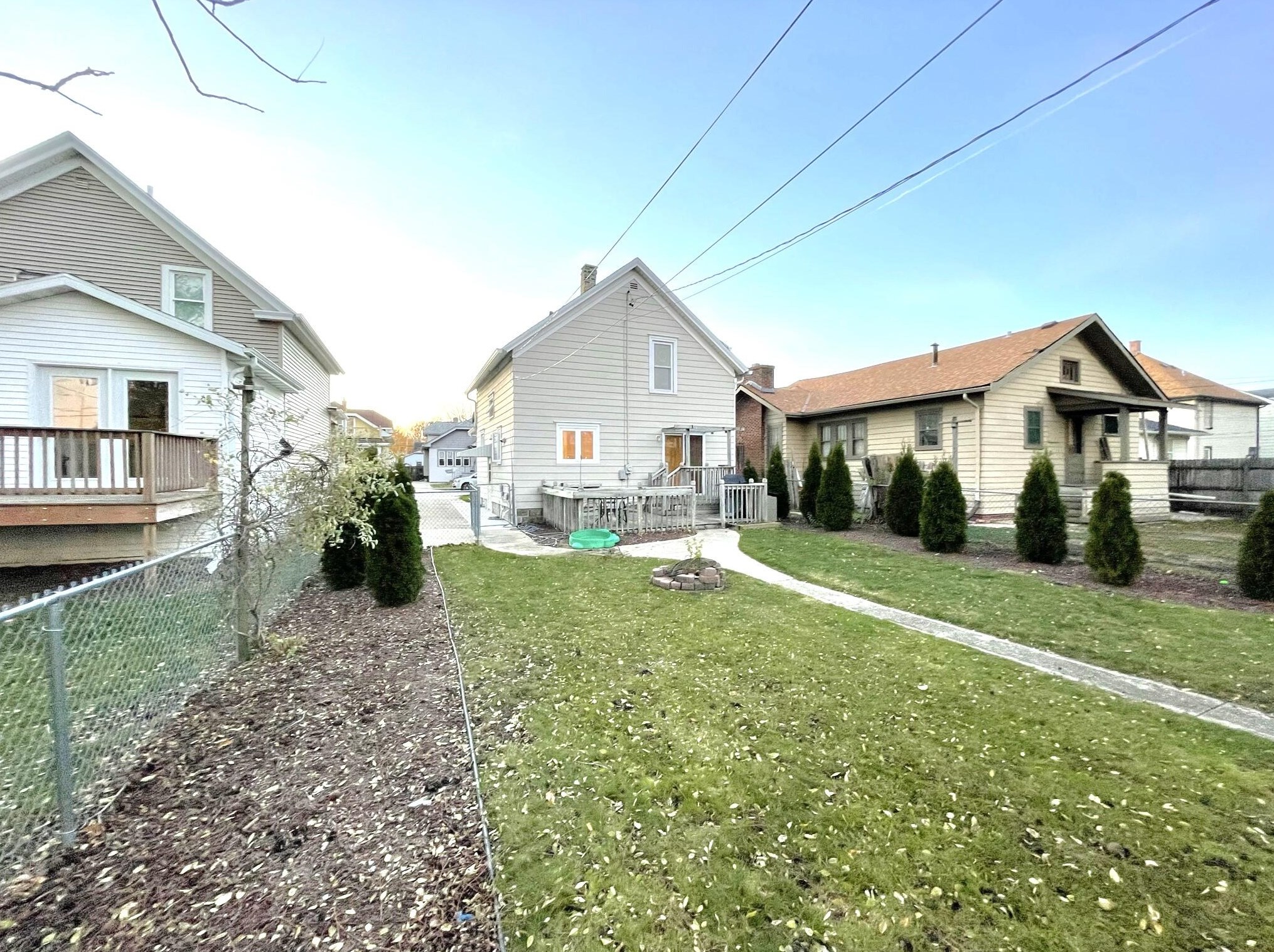1329 Monroe Ave, Racine WI  53405-2838 exterior