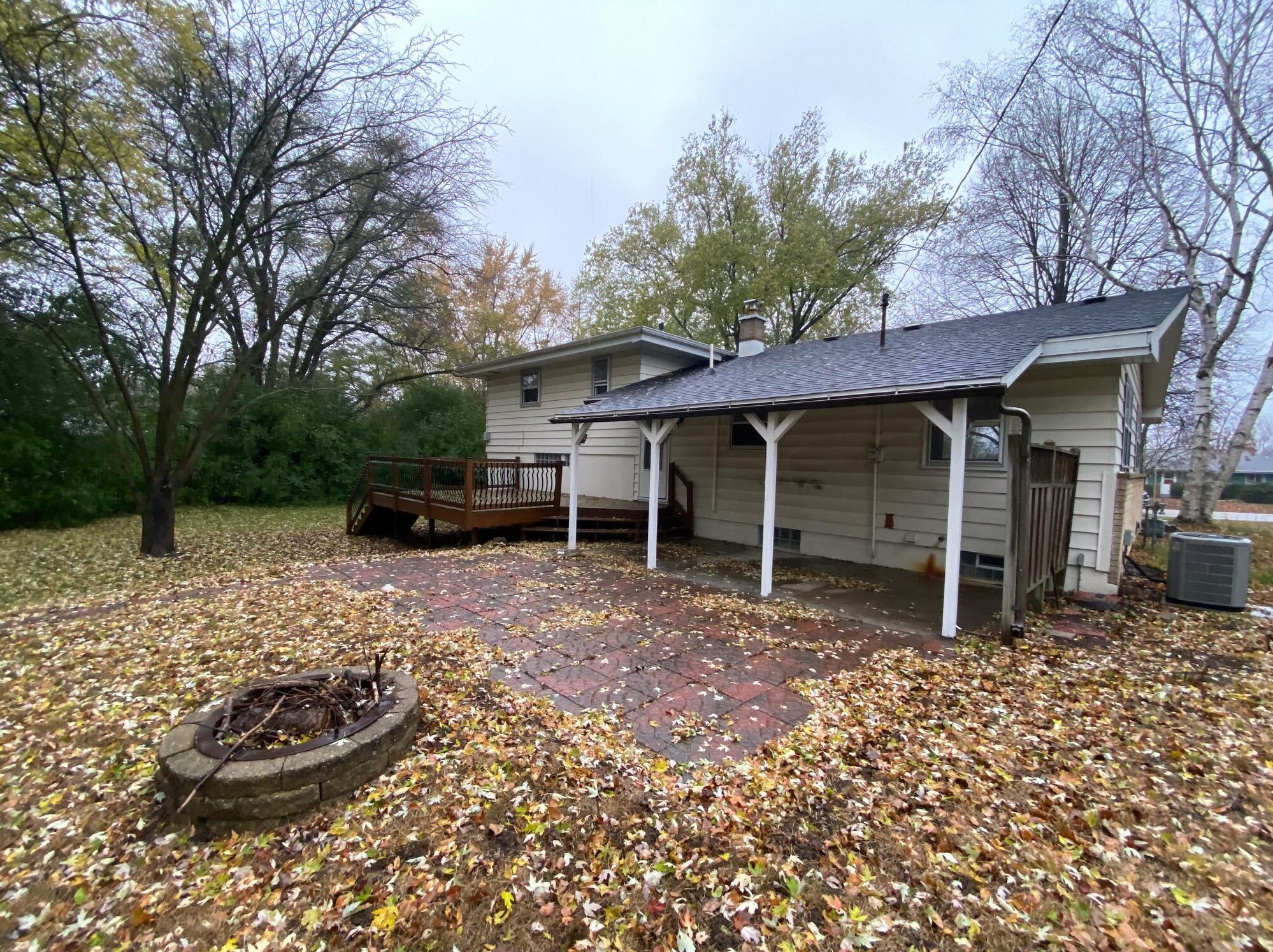 17201 W Jills Dr, Waukesha, WI 53146