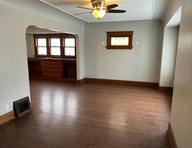 4402 54th St, Milwaukee, WI 53218-5712