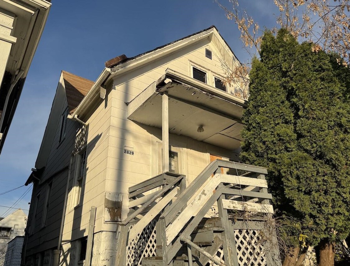 2829 Hubbard St, Milwaukee WI  53212-2432 exterior