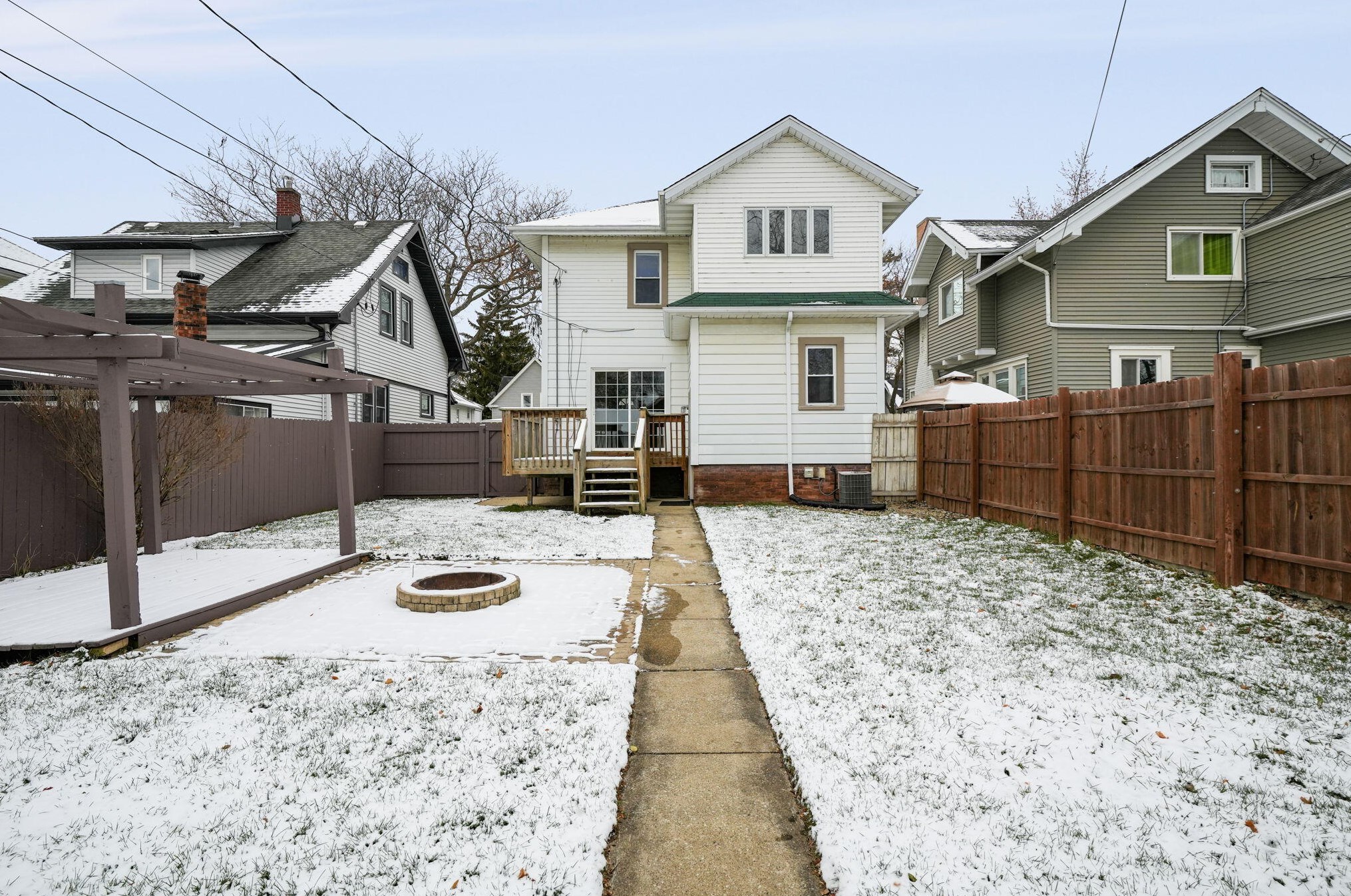 1241 Blaine Ave, Racine WI 53405-2912 exterior