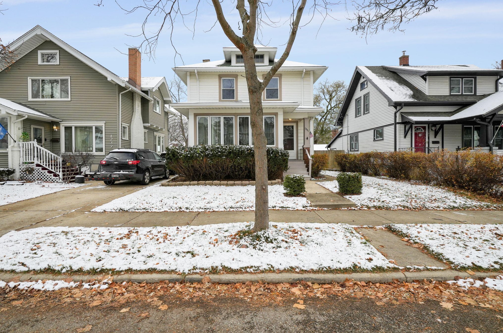 1241 Blaine Ave, Racine, WI 53405-2912
