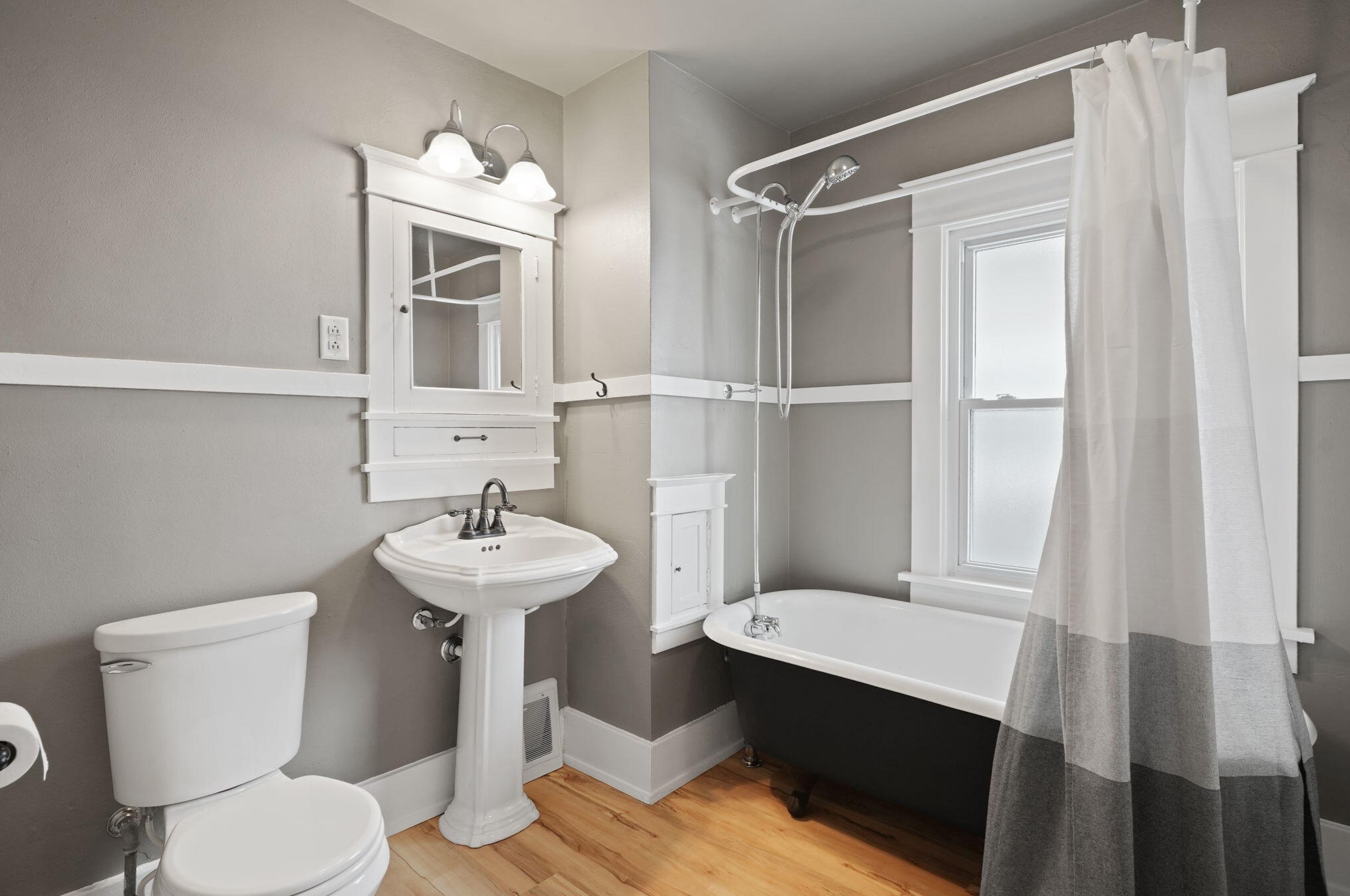 1241 Blaine Ave, Racine WI 53405-2912 exterior