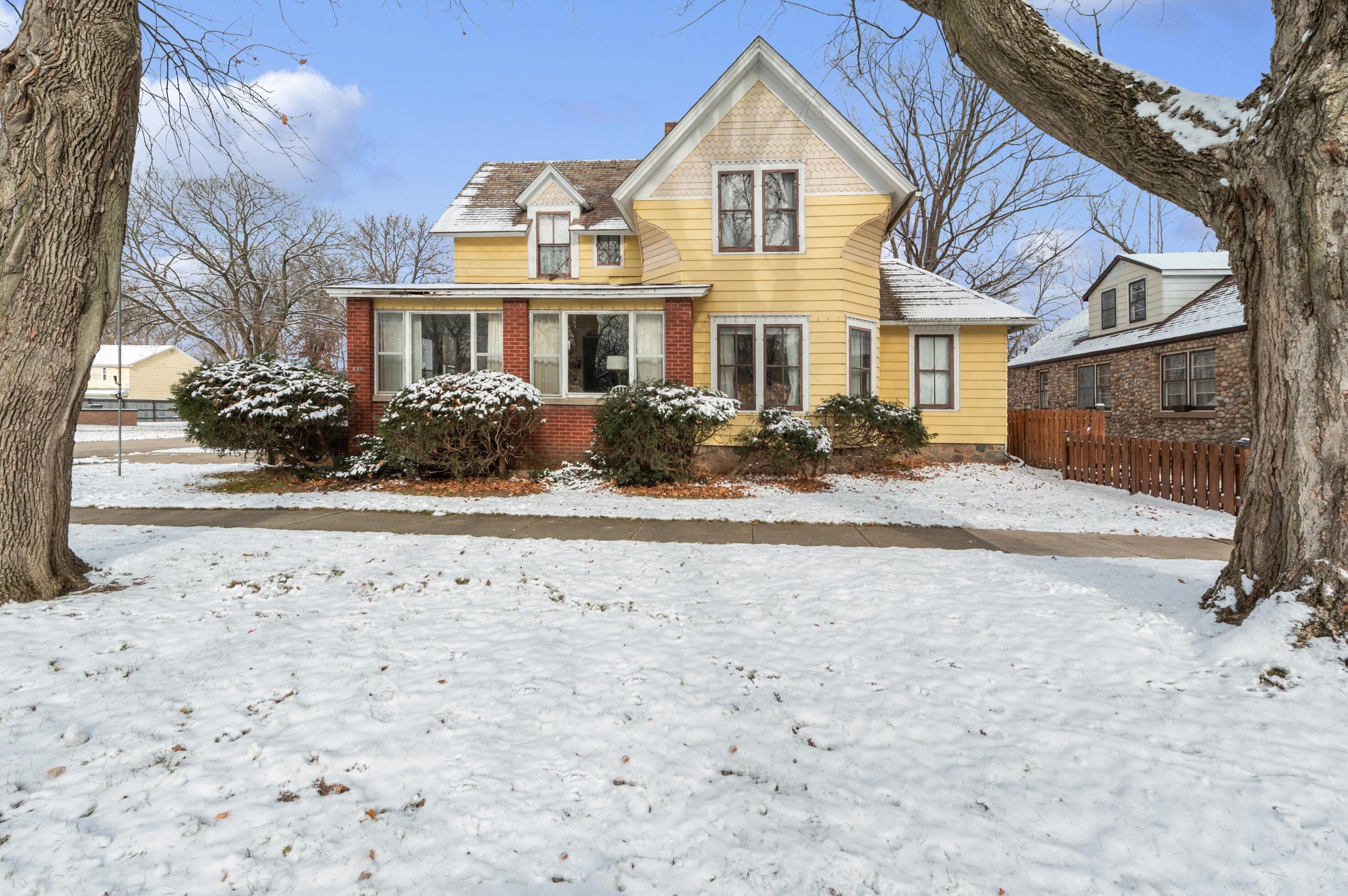 433 Spring St, Lake Geneva, WI 53147