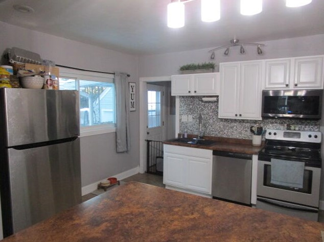 1614 S 15th St, Manitowoc, WI 54220
