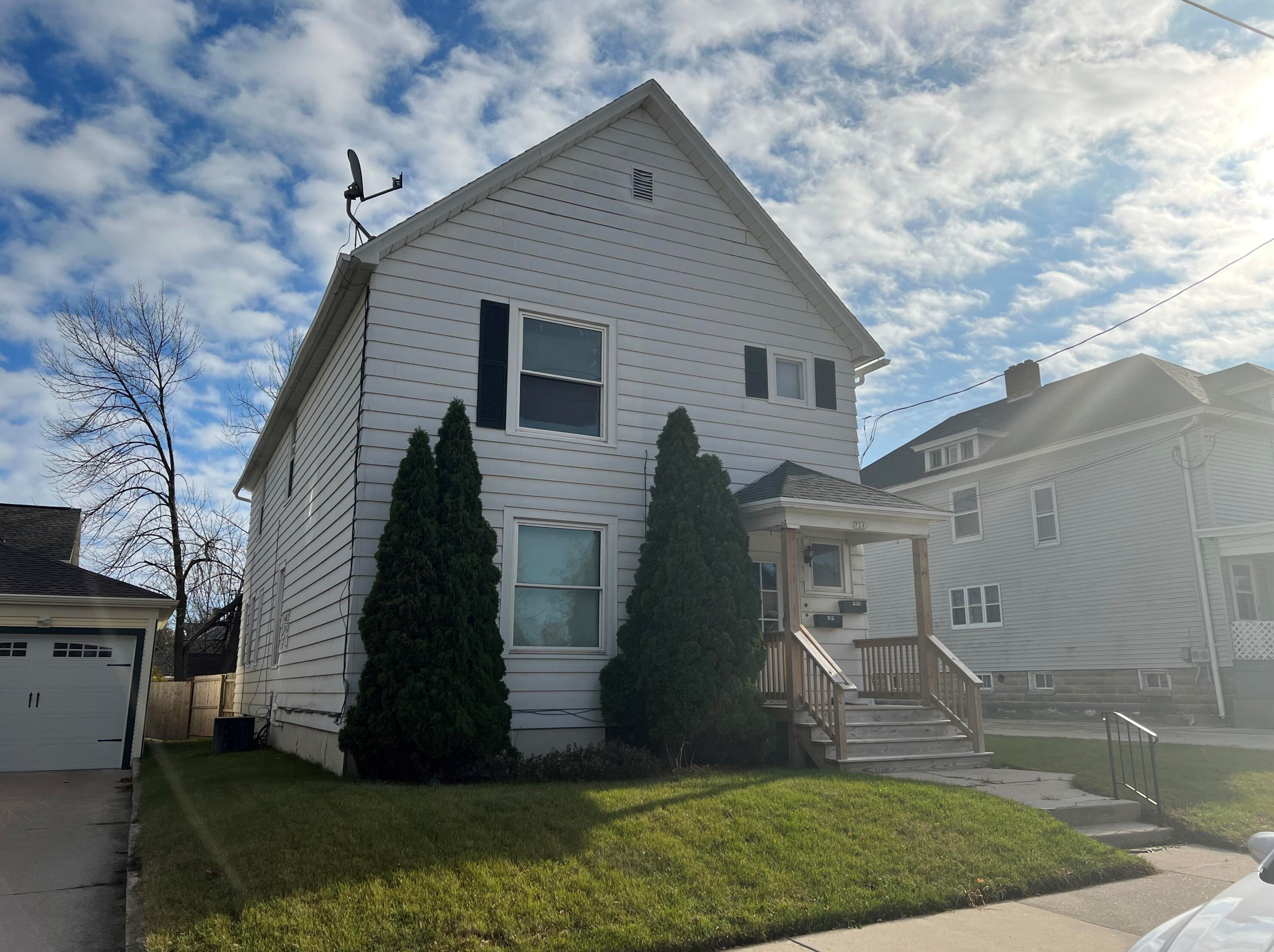 731 N 8th St, Manitowoc, WI 54220