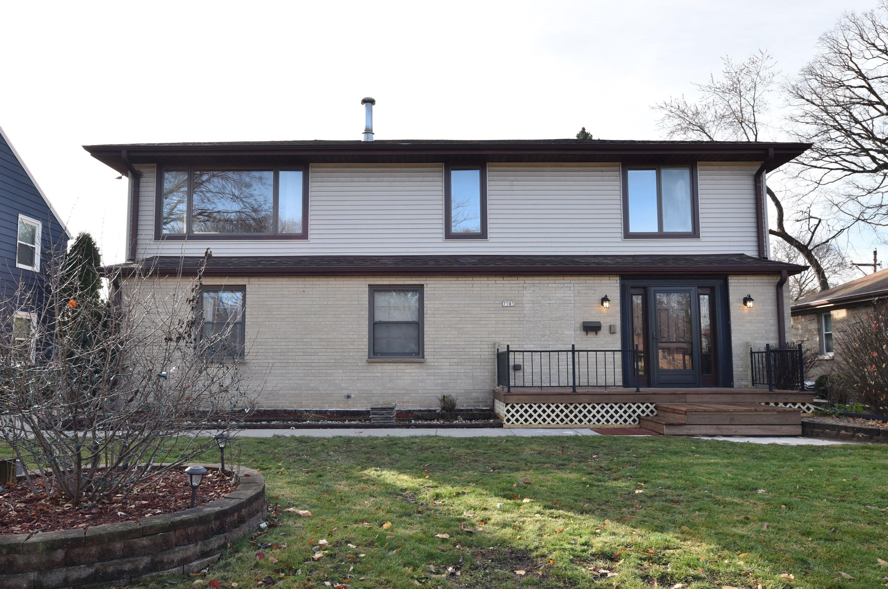 7505 W Jackson Dr, Milwaukee, WI 53219