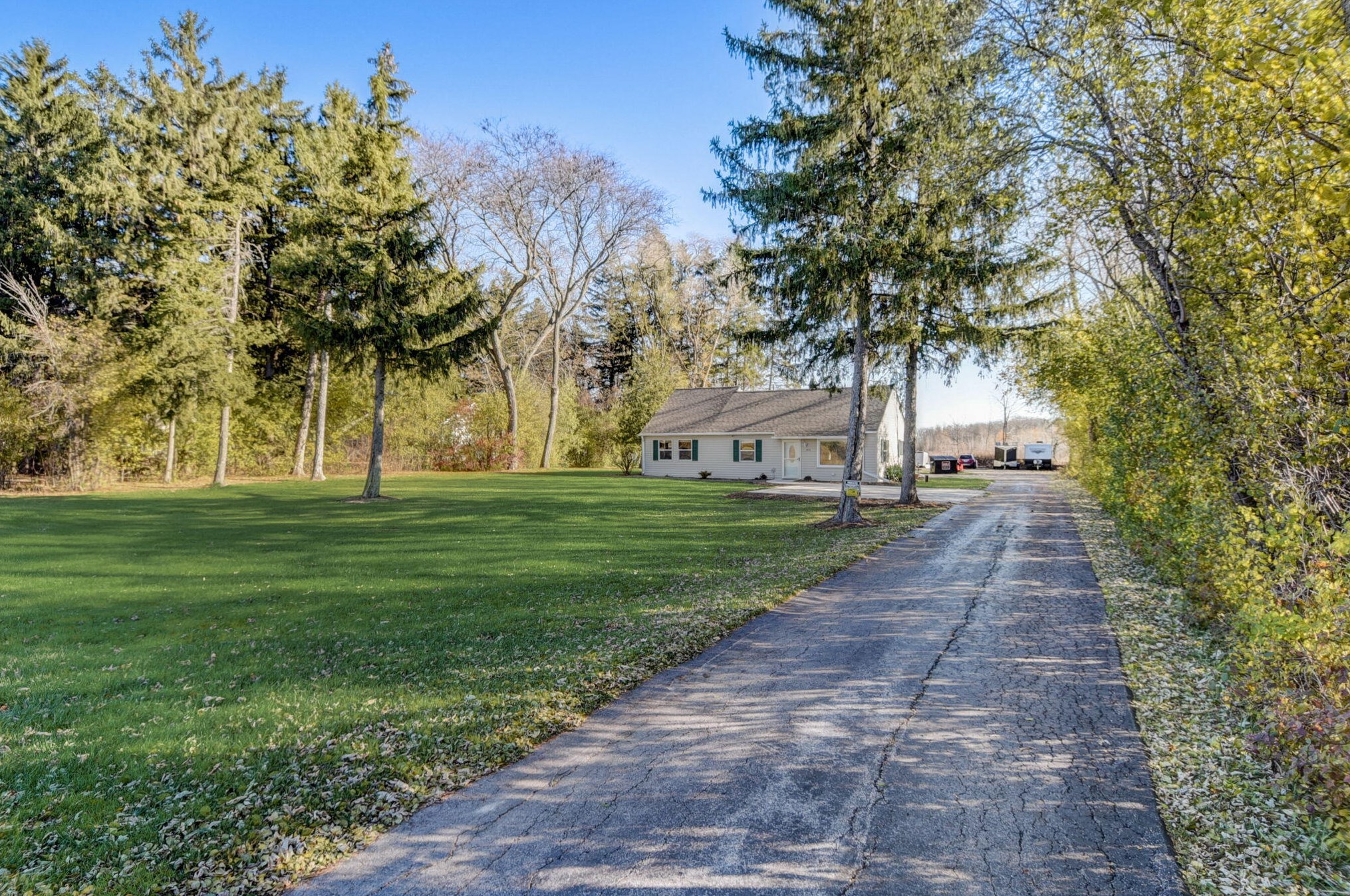 10216 N Baehr Rd, Thiensville, WI 53092