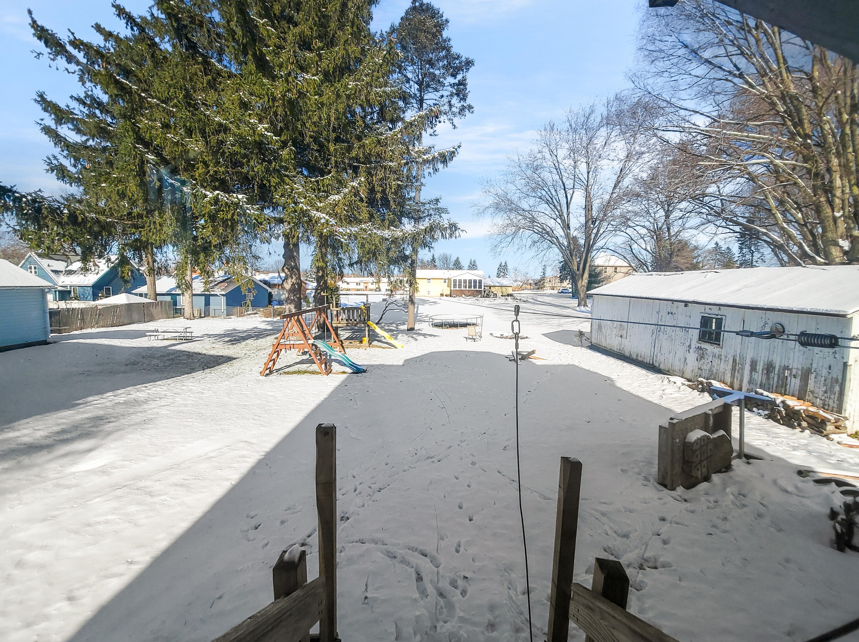 535 E Oak St, Juneau, WI 53039