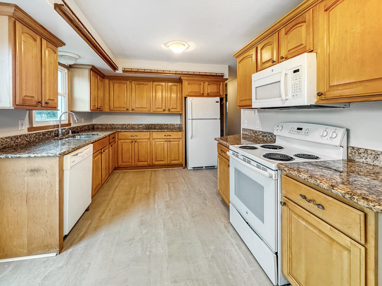 3241 Elderberry Rd, Racine, WI 53402-1175