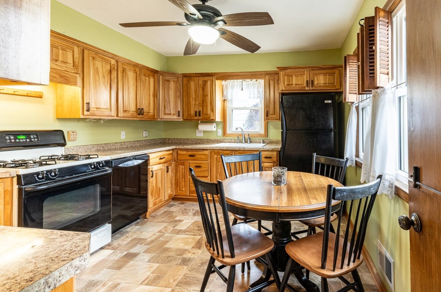 4628 S 50th St, Milwaukee, WI 53220