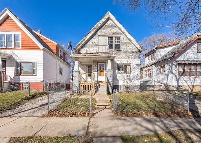 3757 3rd St, Milwaukee, WI 53207-3850