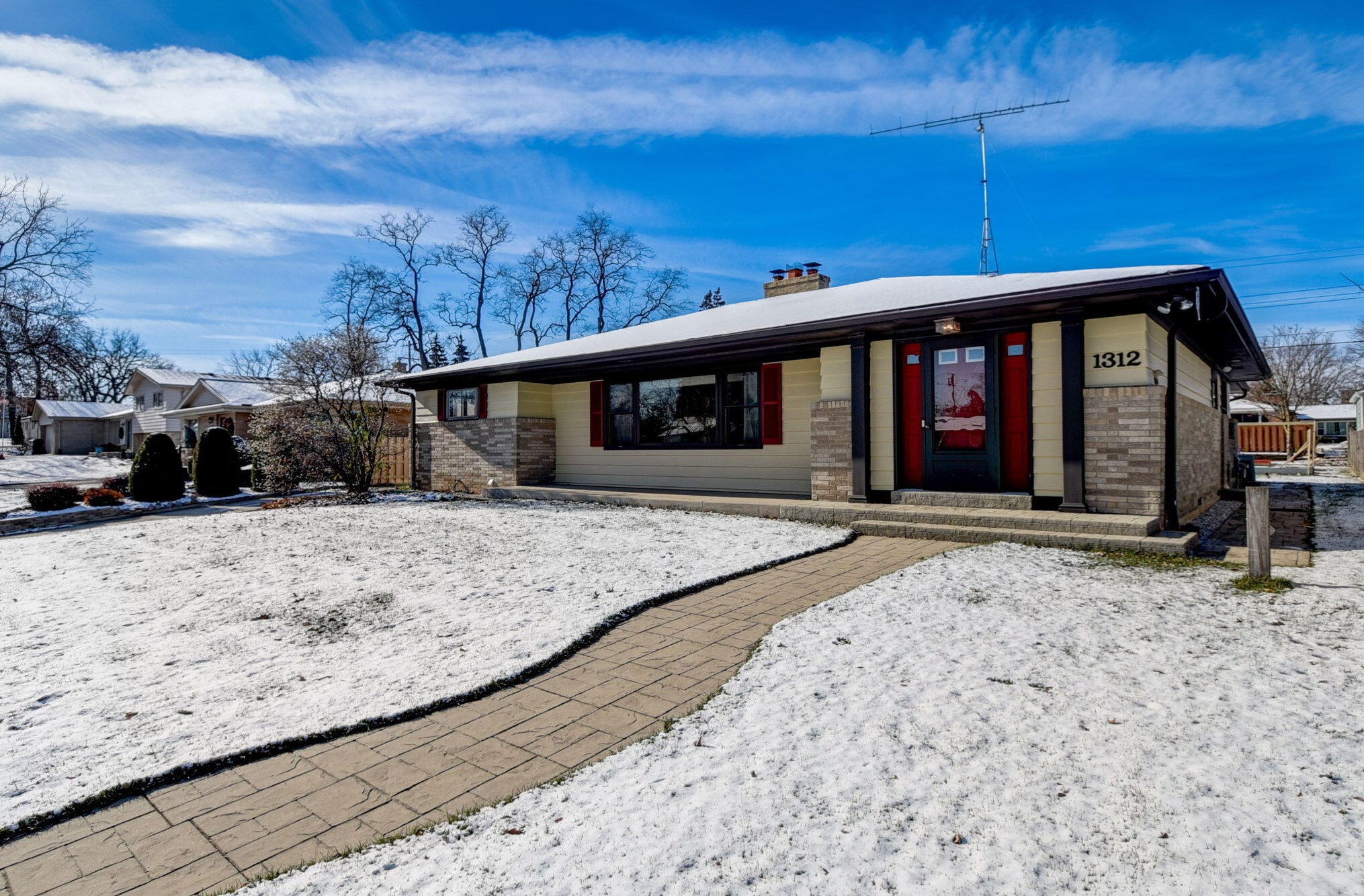 1312 Harrington Dr, Racine, WI 53405-1606