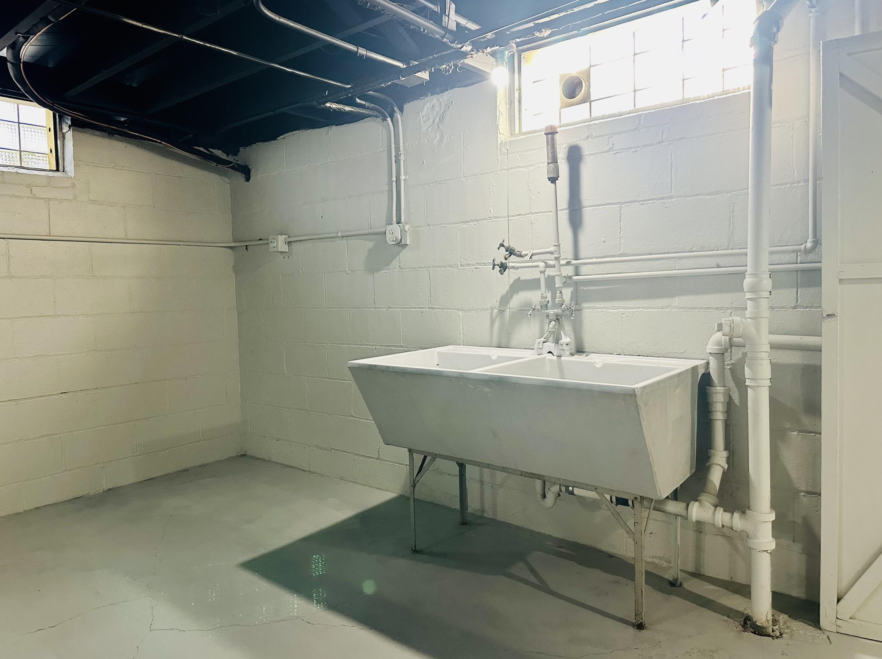 2239 81, Milwaukee WI 53220-1020 exterior