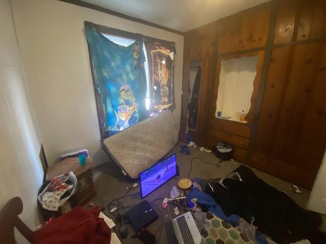 319 Memorial Dr, Racine WI 53404-3221 exterior