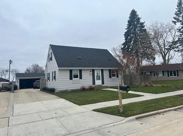 2749 84th St, Kenosha, WI 53143-6247