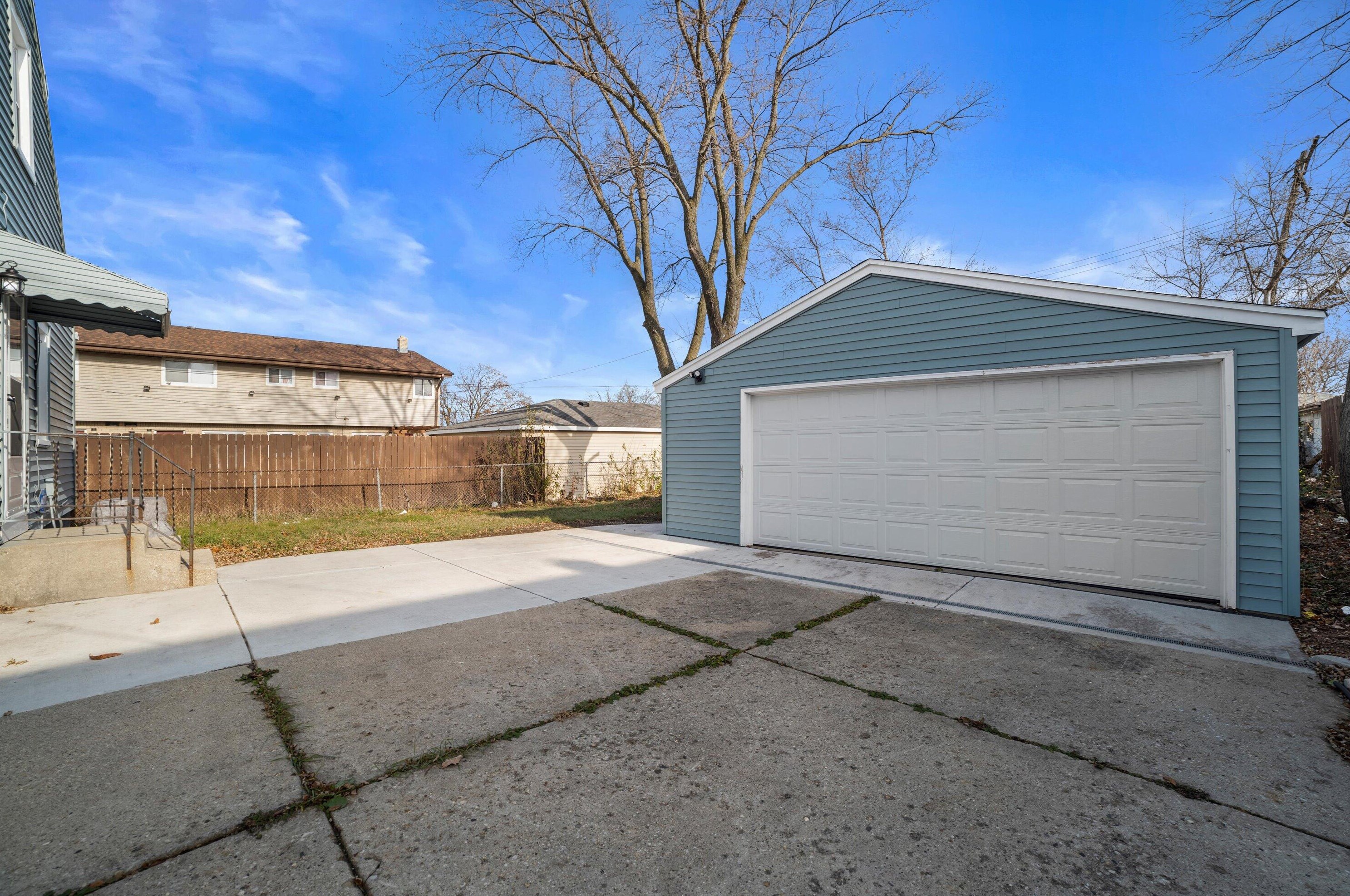 5348 91, Milwaukee WI 53224-5304 exterior