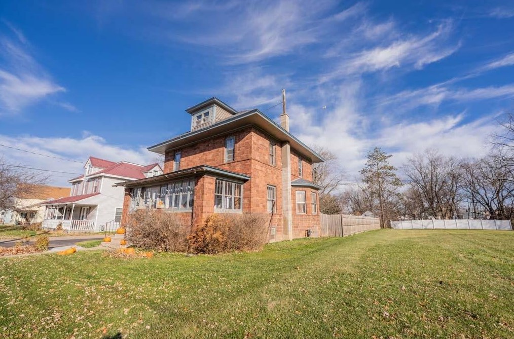 36196 Abrams St, Whitehall, WI 54773-8417