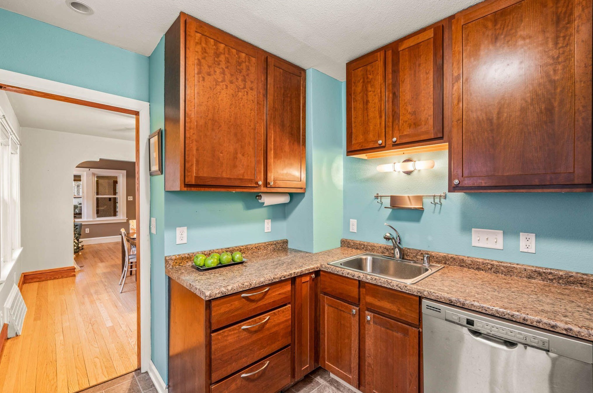 1542 83, Milwaukee WI 53214-4430 exterior