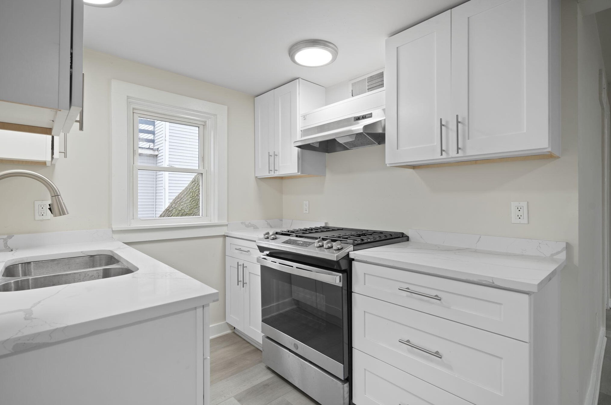 1743 Hill St, Racine, WI 53404