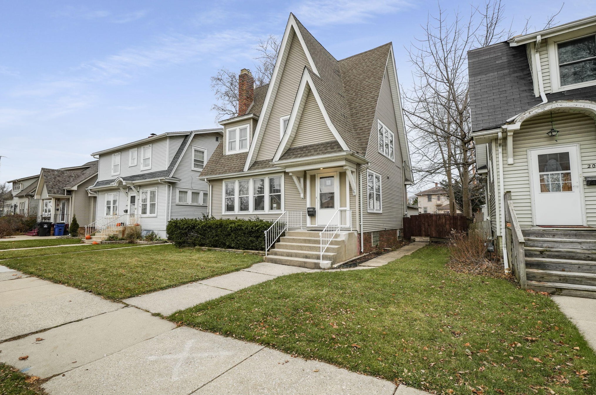 2013 Quincy Ave, Racine WI 53403-4232 exterior