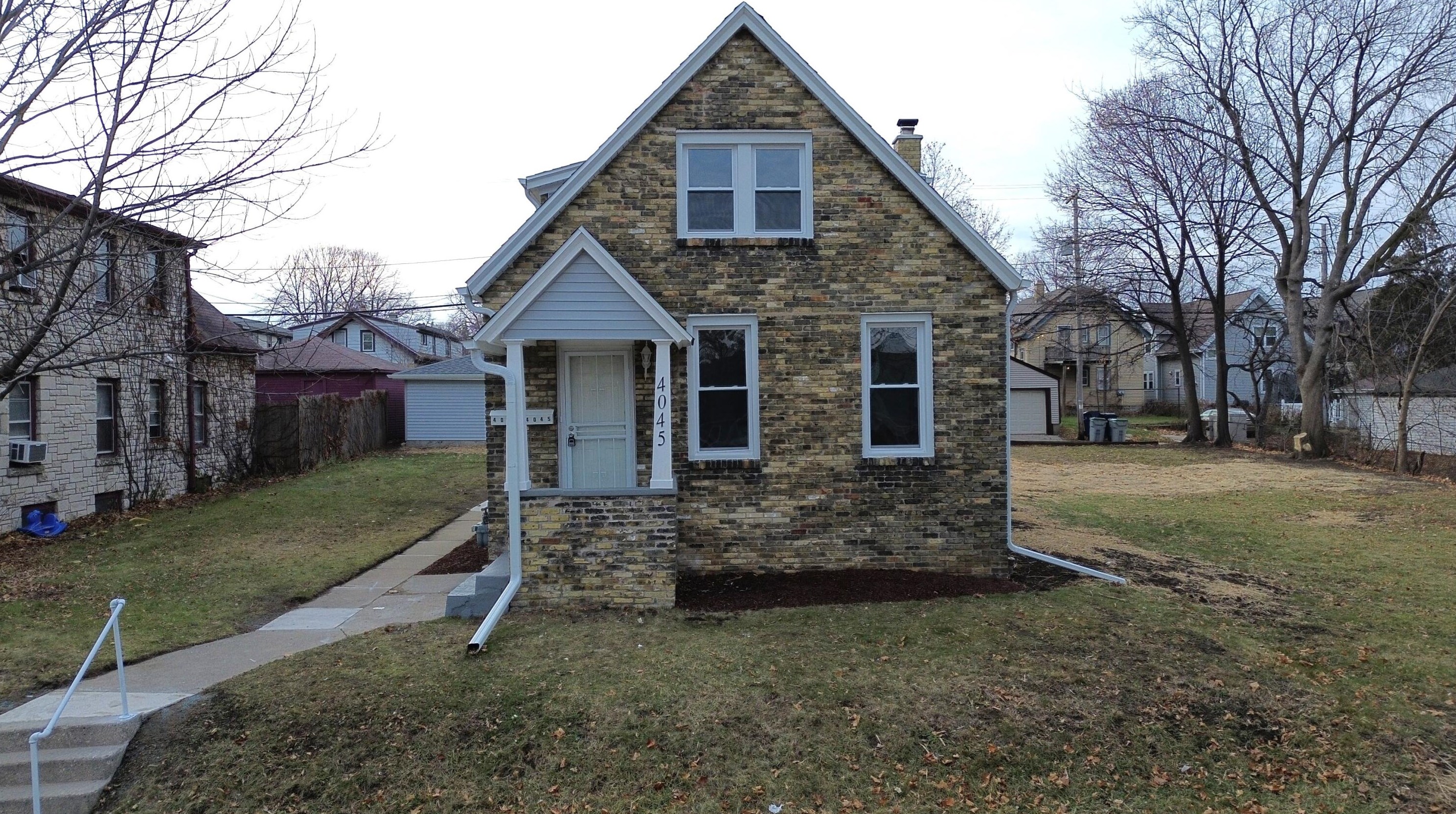 4045 11th St, Milwaukee WI  53209-7005 exterior