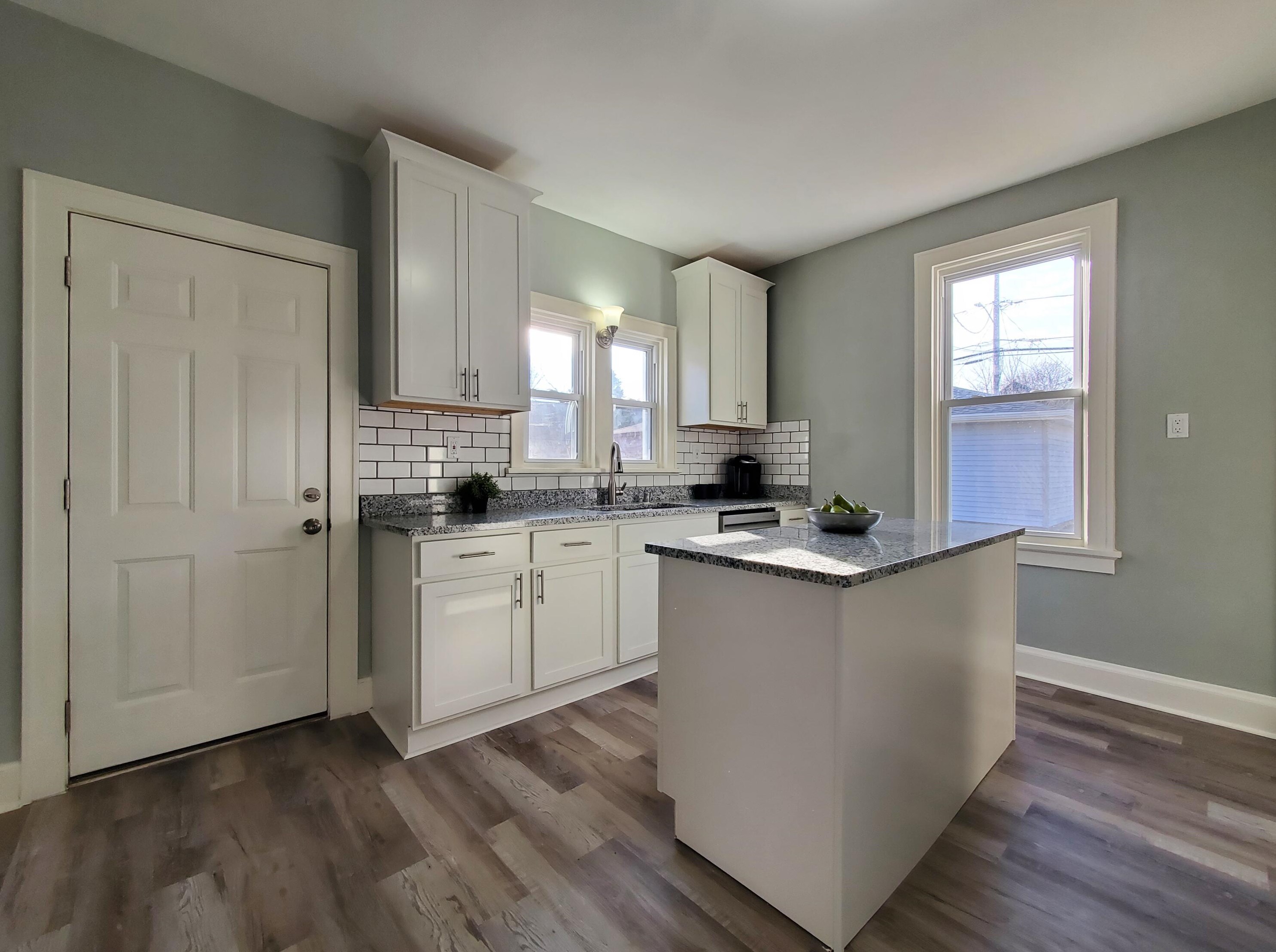 4045 11th St, Milwaukee, WI 53209-7005