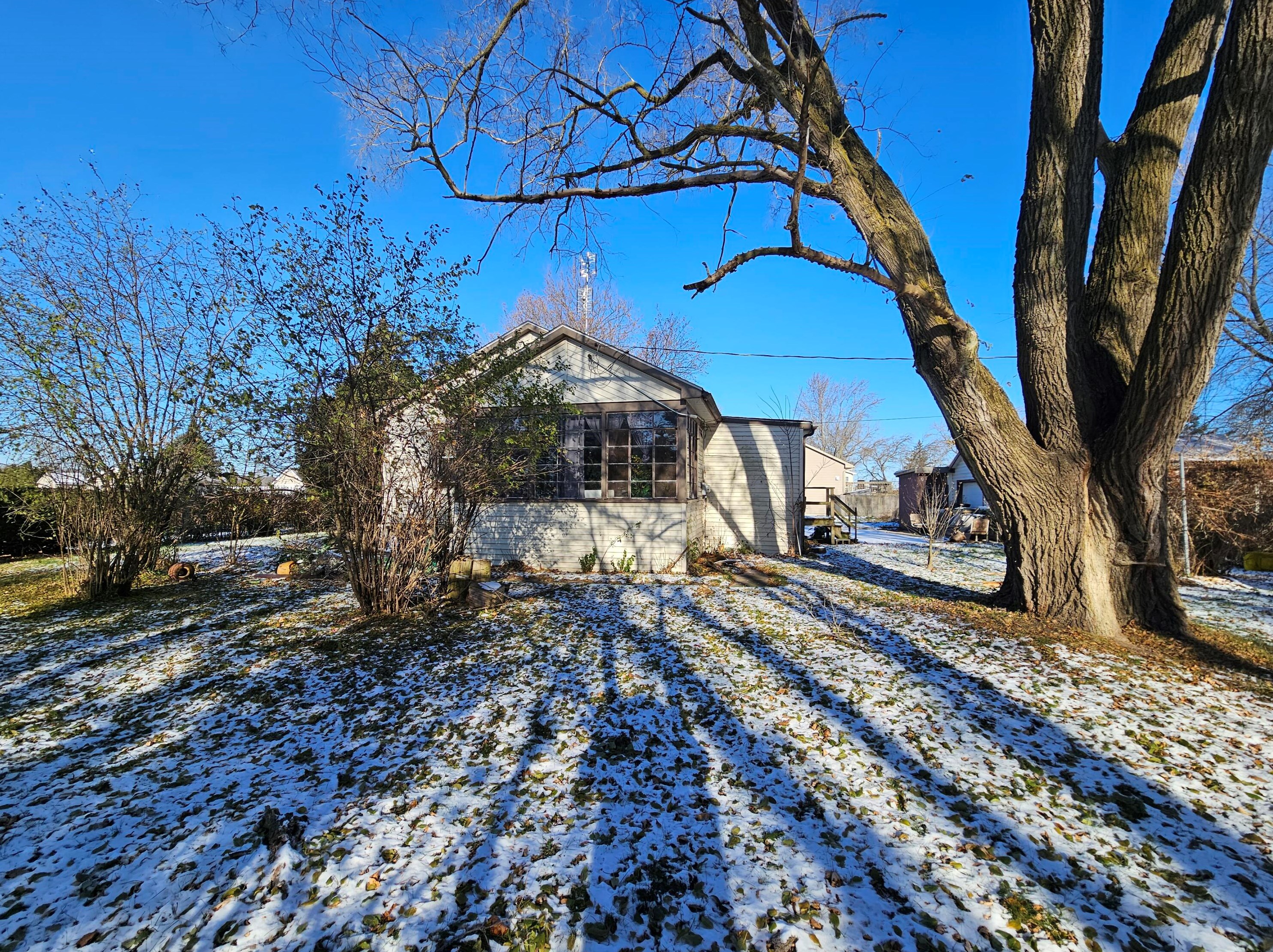 12135 2nd Ave, Kenosha, WI 53158