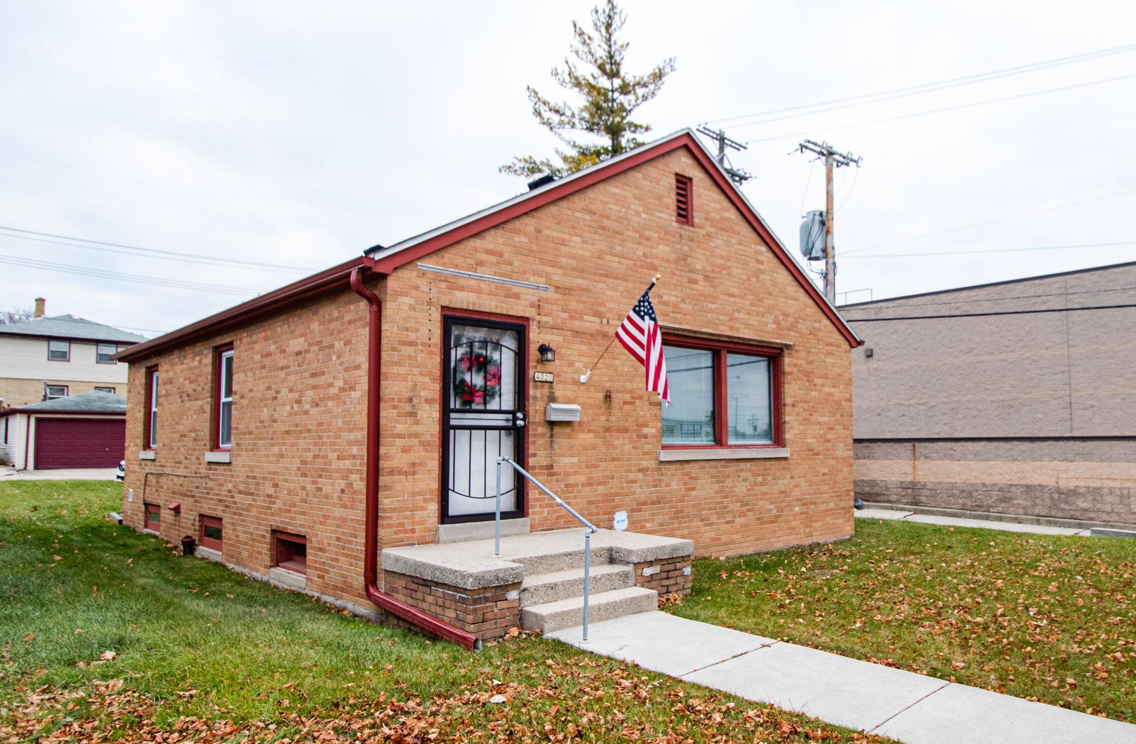 4020 92, Milwaukee WI 53228-2130 exterior