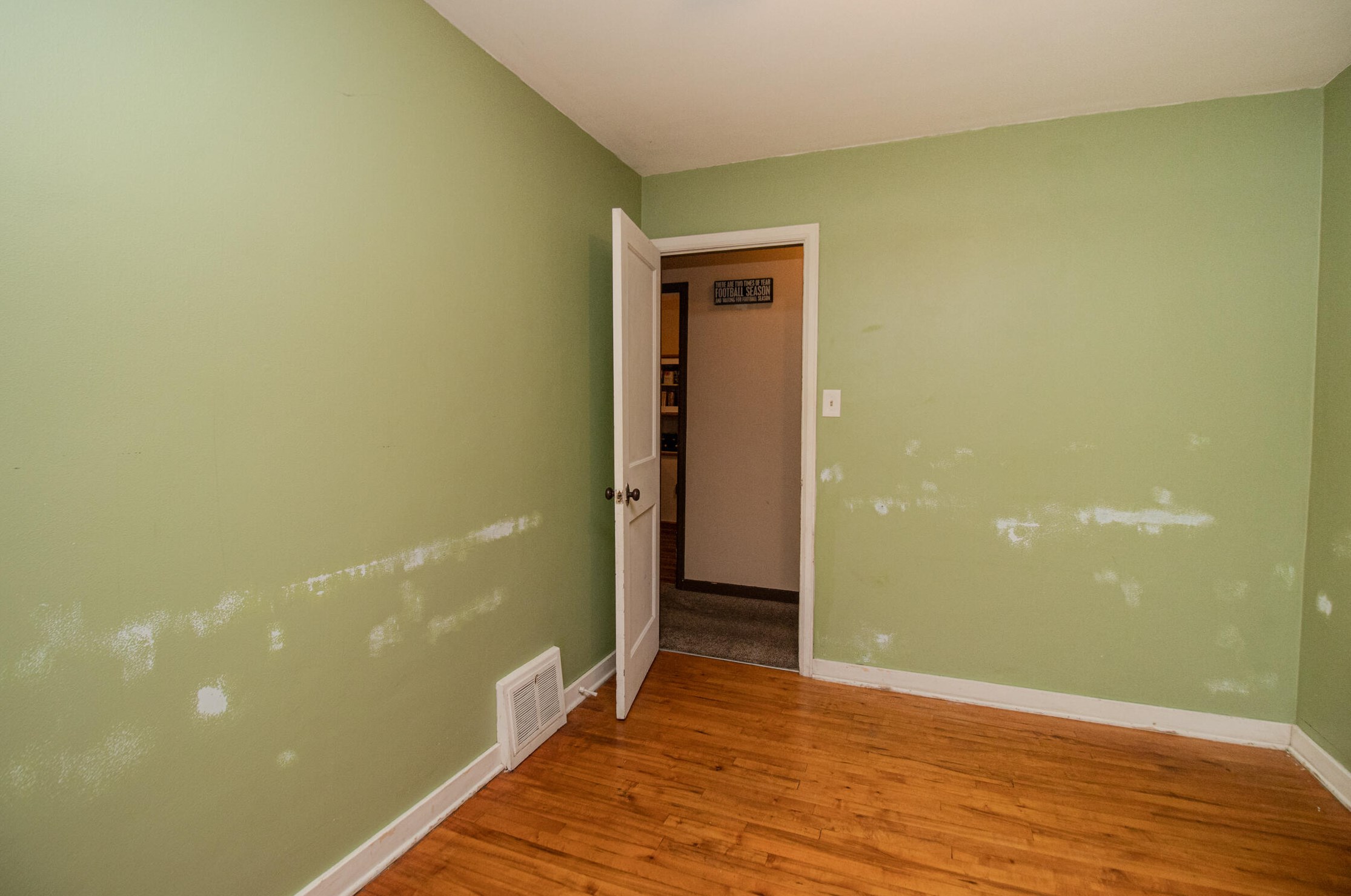 4020 92, Milwaukee WI 53228-2130 exterior