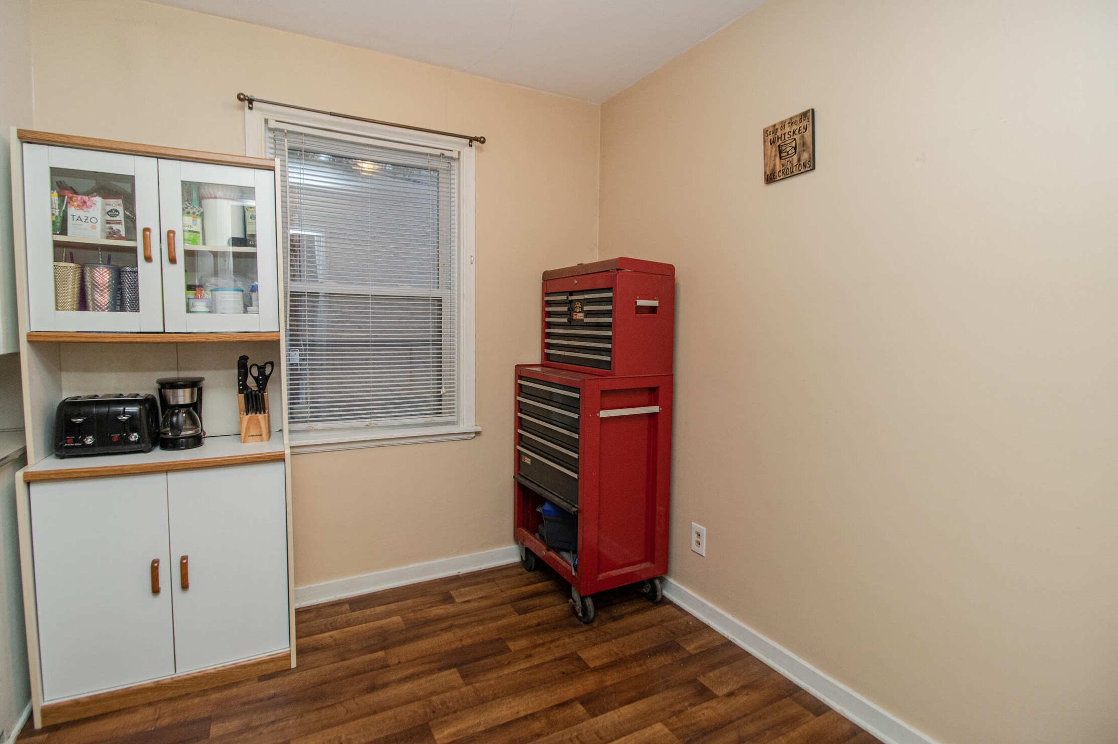 4020 92, Milwaukee WI 53228-2130 exterior