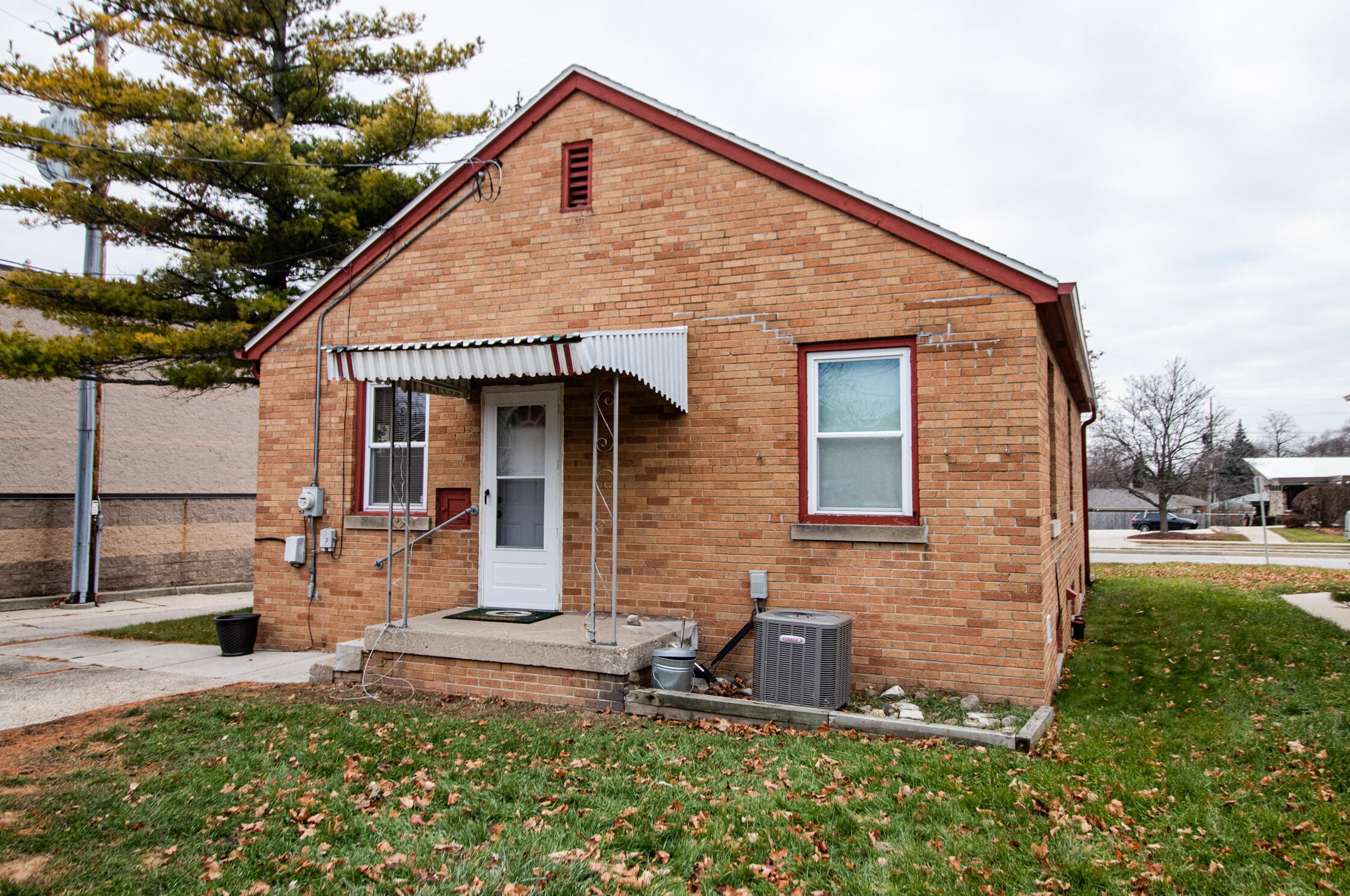 4020 92, Milwaukee WI 53228-2130 exterior