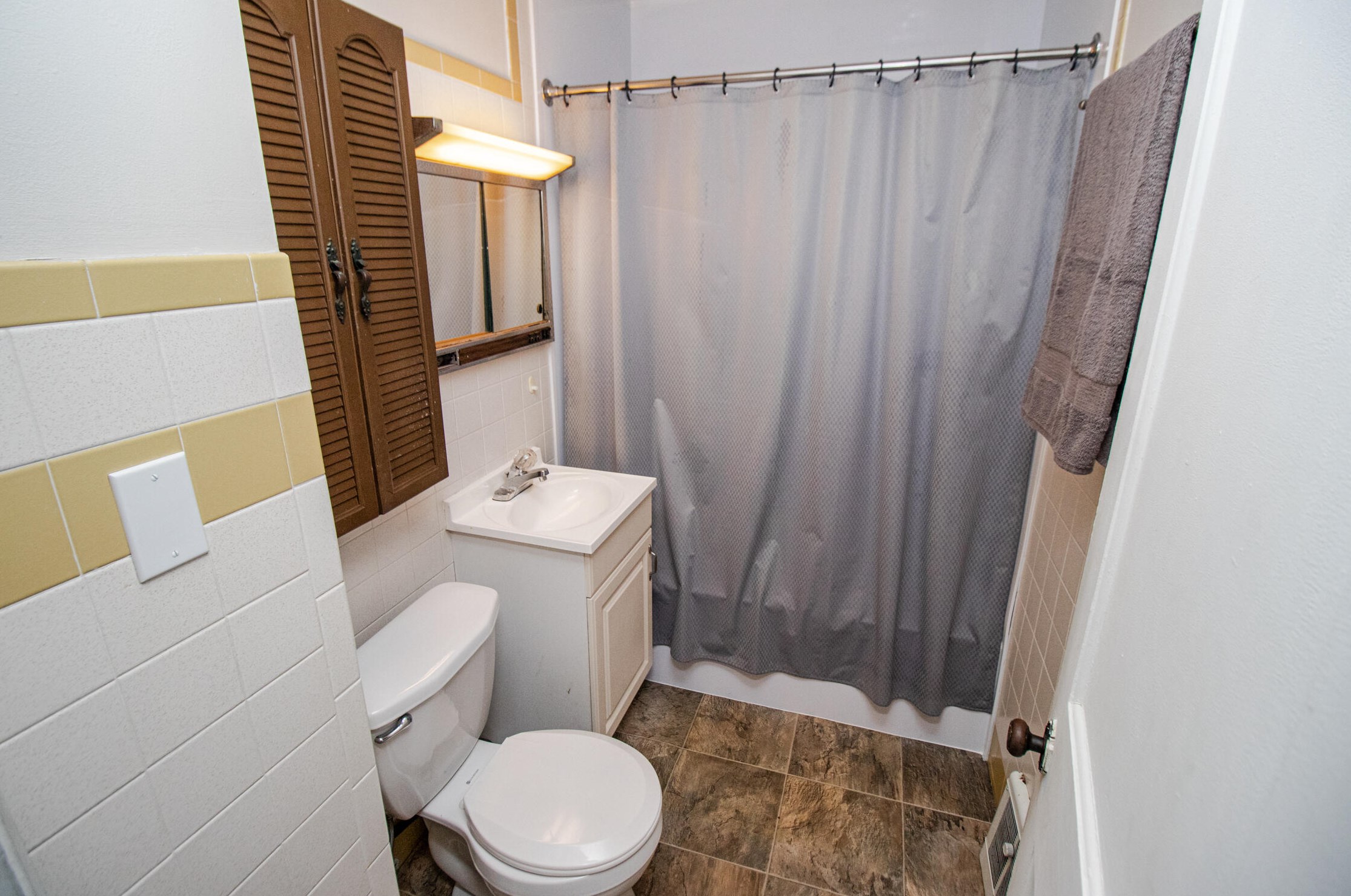 4020 92, Milwaukee WI 53228-2130 exterior