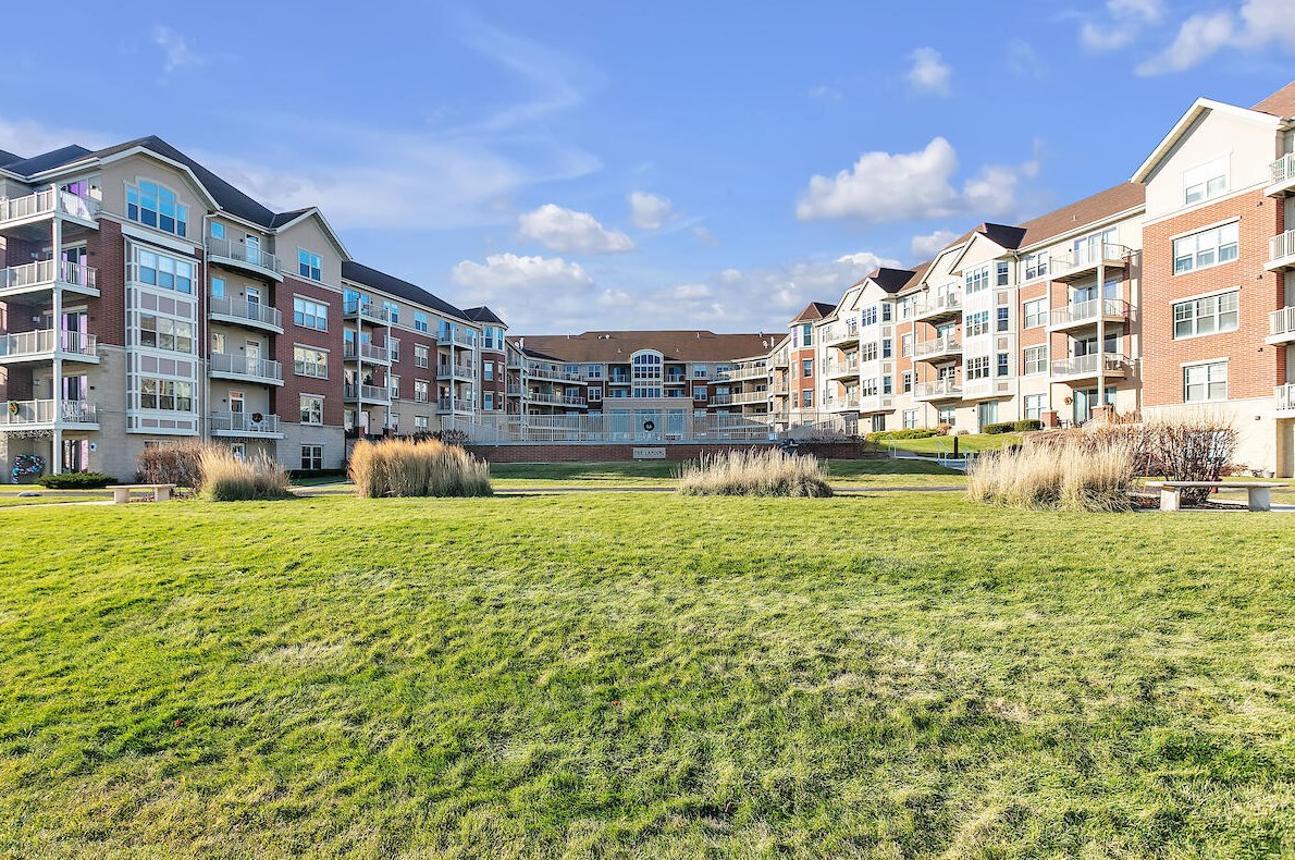 4120 Lake Dr, Milwaukee WI  53211-1719 exterior