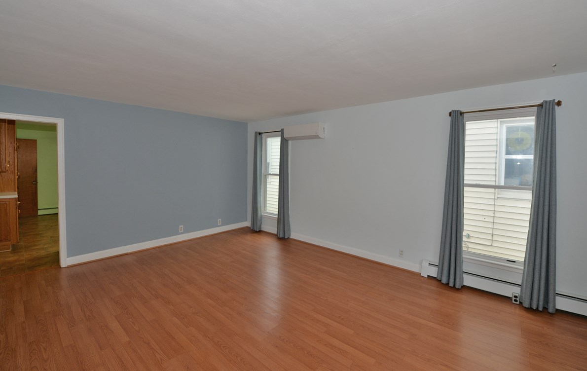 1102 Layard Ave, Racine, WI 53402-4327