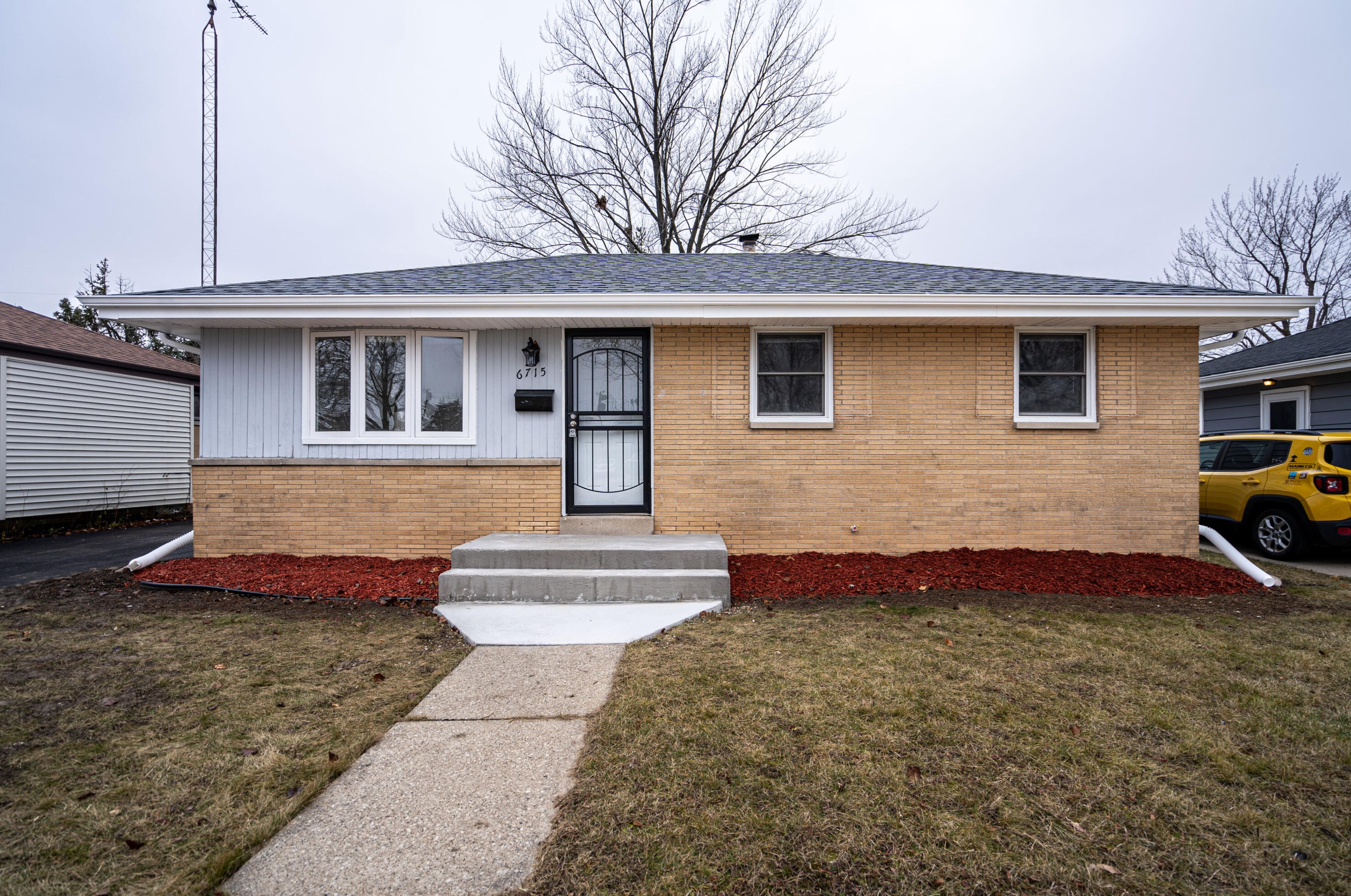 6715 78th St, Milwaukee WI  53223-5627 exterior