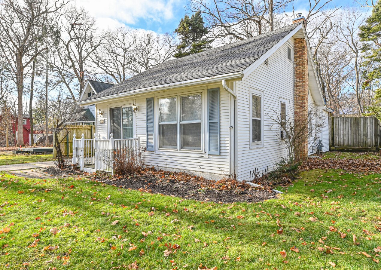 3231 Chicago Club Dr, Delavan, WI 53115-3820