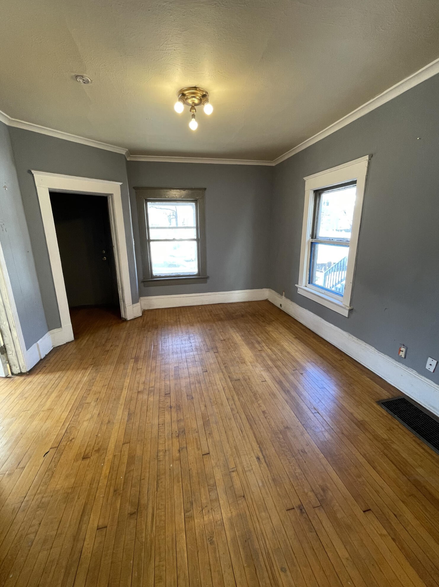 2028 32nd St, Milwaukee WI  53215-2109 exterior