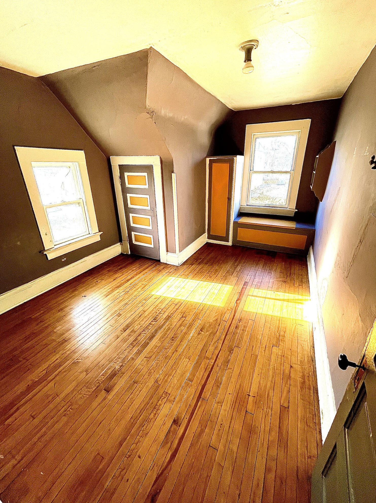 2028 32nd St, Milwaukee WI  53215-2109 exterior