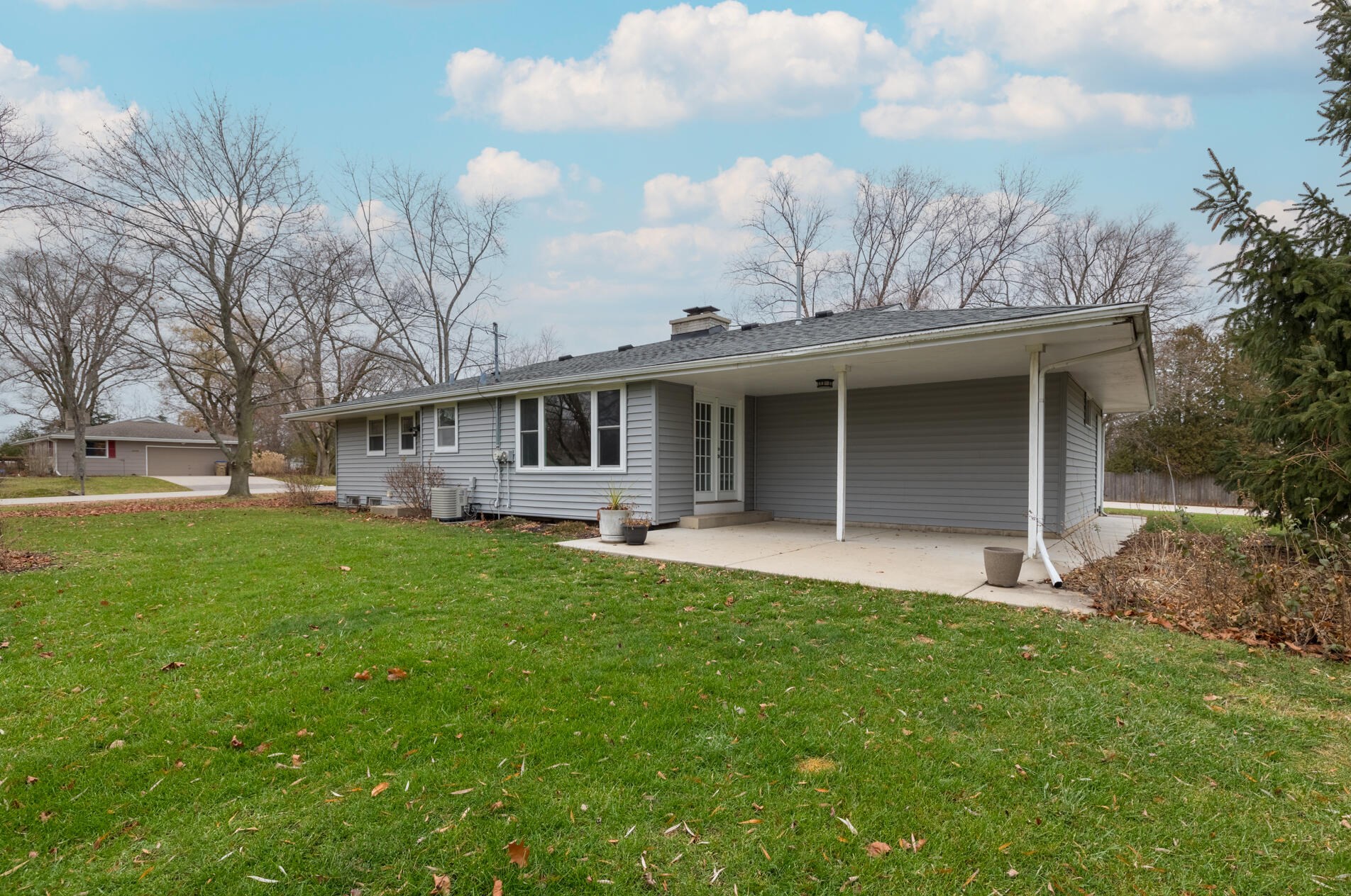 3329 103rd St, Kenosha WI  53158-4025 exterior