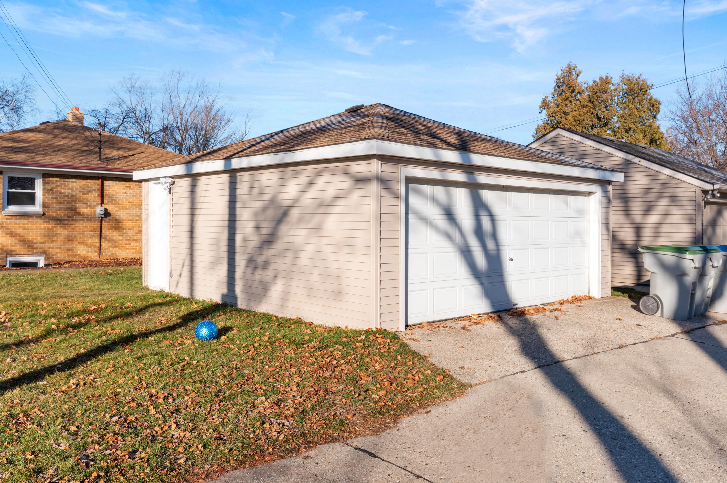 4102 Colgate Cir, Milwaukee WI  53222-1736 exterior