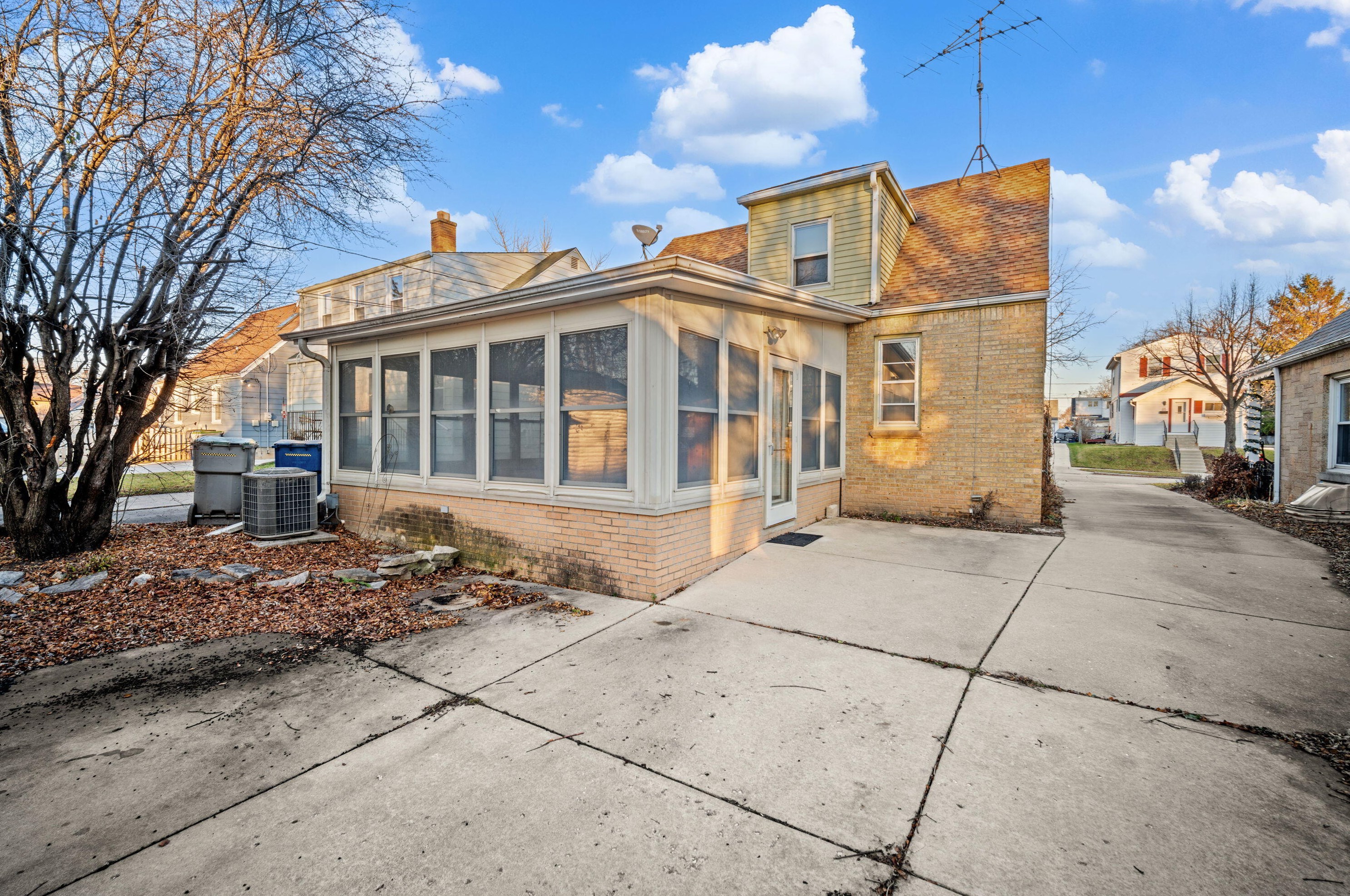 155 79, Milwaukee WI 53214-4542 exterior