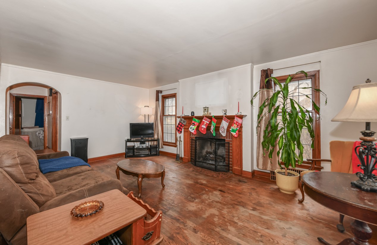 1720 59th St, Milwaukee WI  53214-5127 exterior