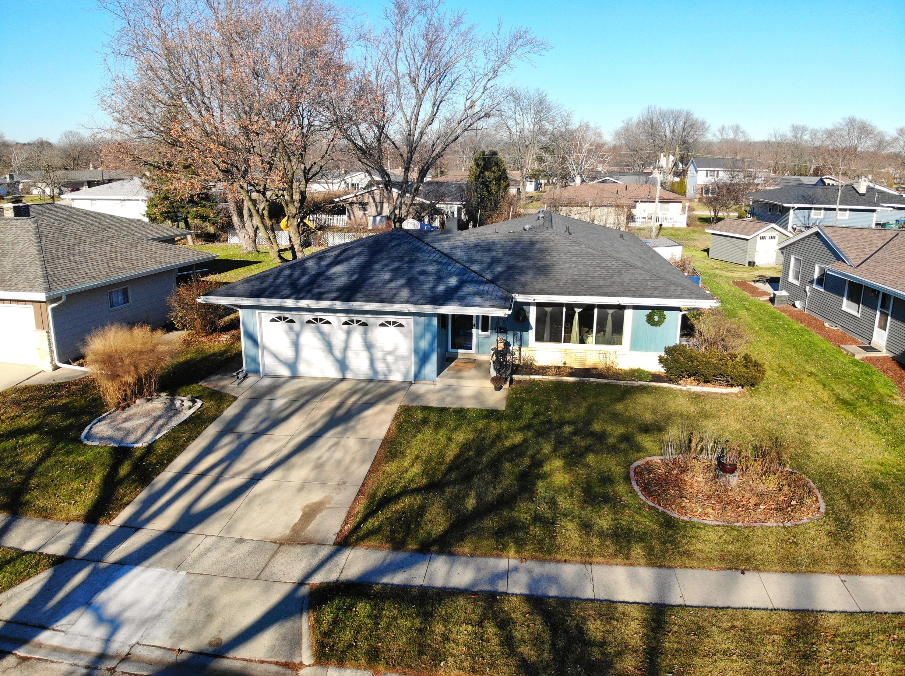5378 Lilac Ln, Greendale, WI 53129-1955
