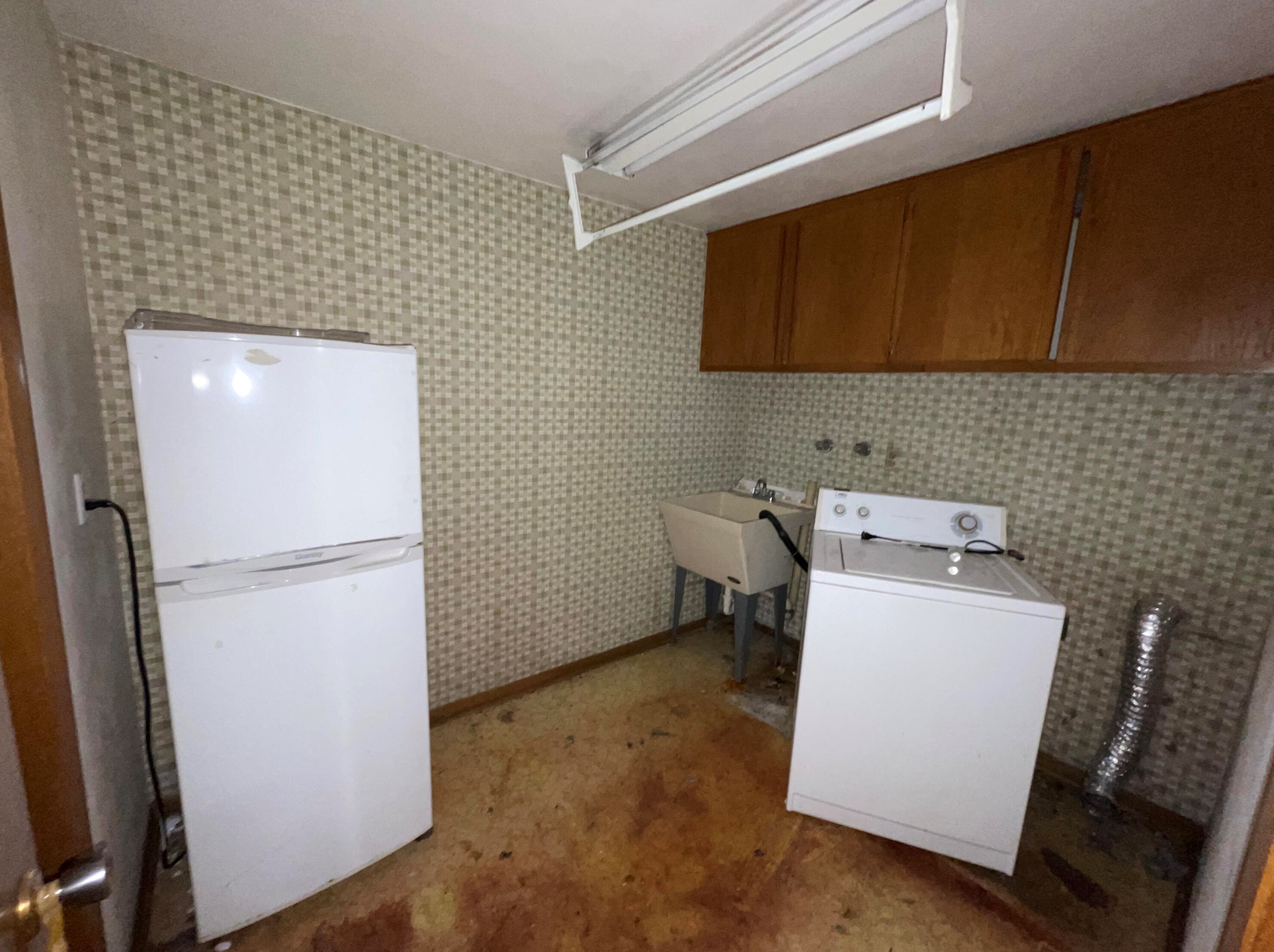 9505 Pheasant Ln, Milwaukee WI  53217-1125 exterior