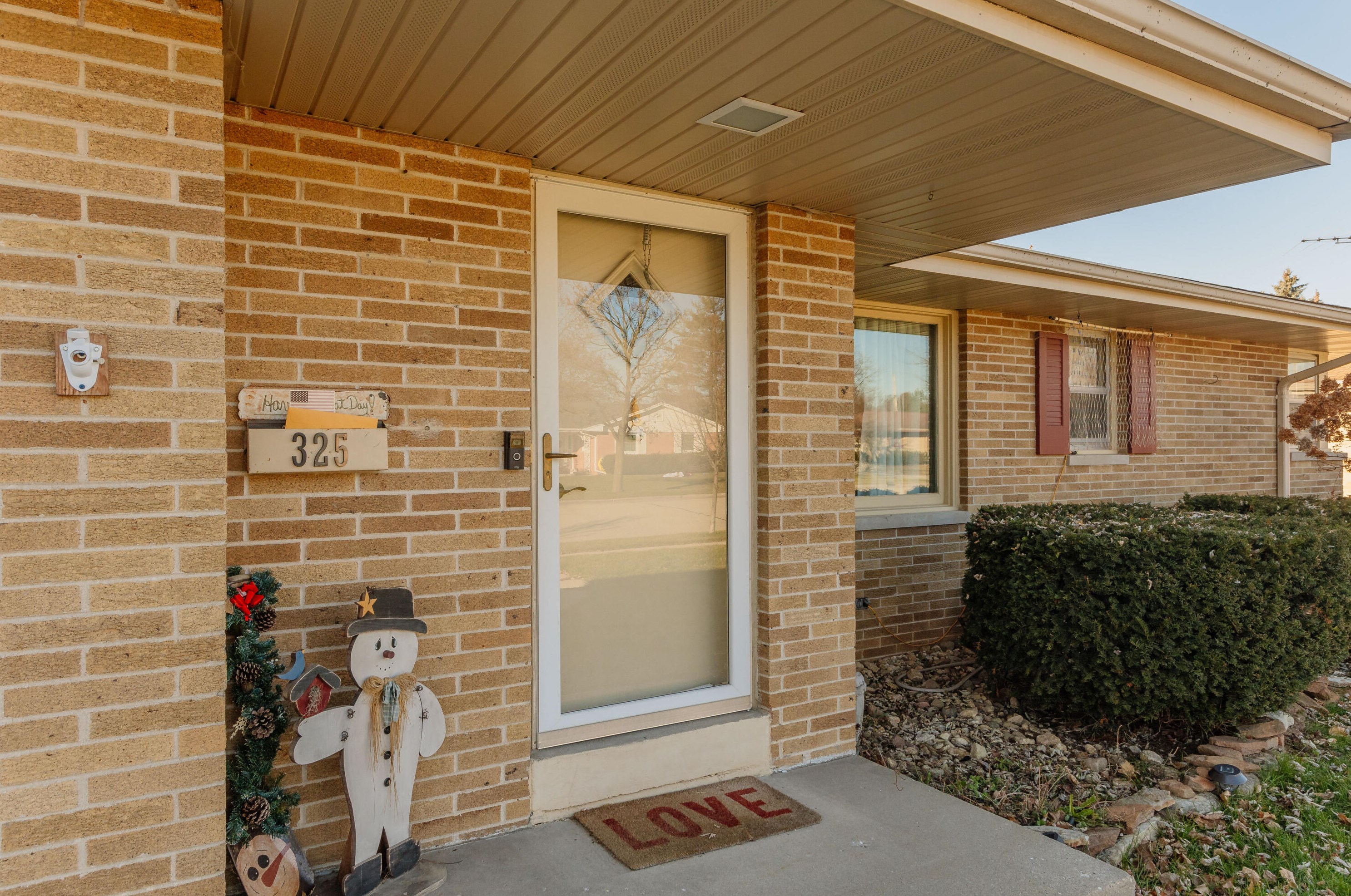 325 Donald Dr, Lyons, WI 53105-2018